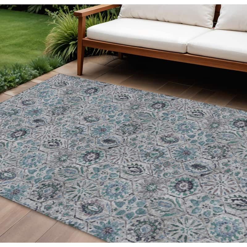 HomeRoots Floral Transitional Rectangle Outdoor Rug - 9' X 12'