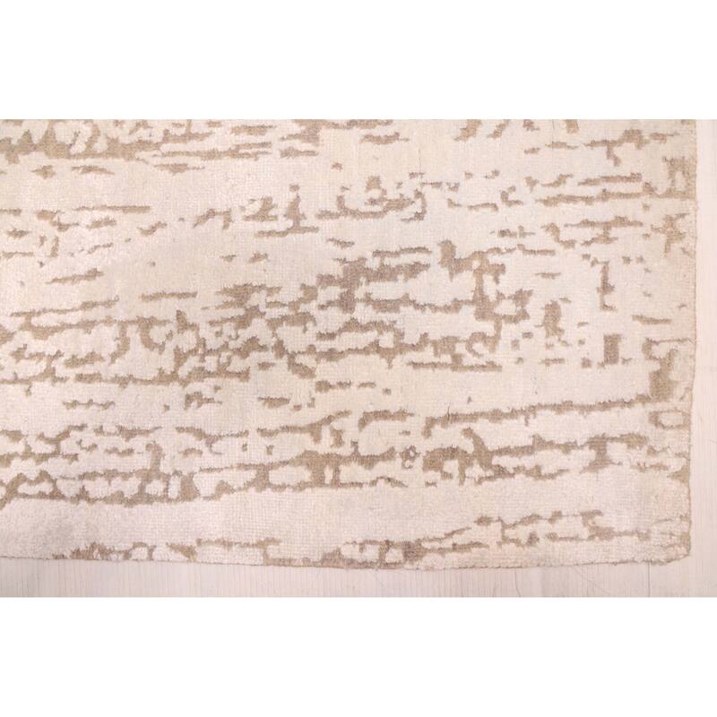 ECARPETGALLERY Hand-knotted Legacy Ivory, Silver Silk, Wool Rug - 2'6 x 12'3