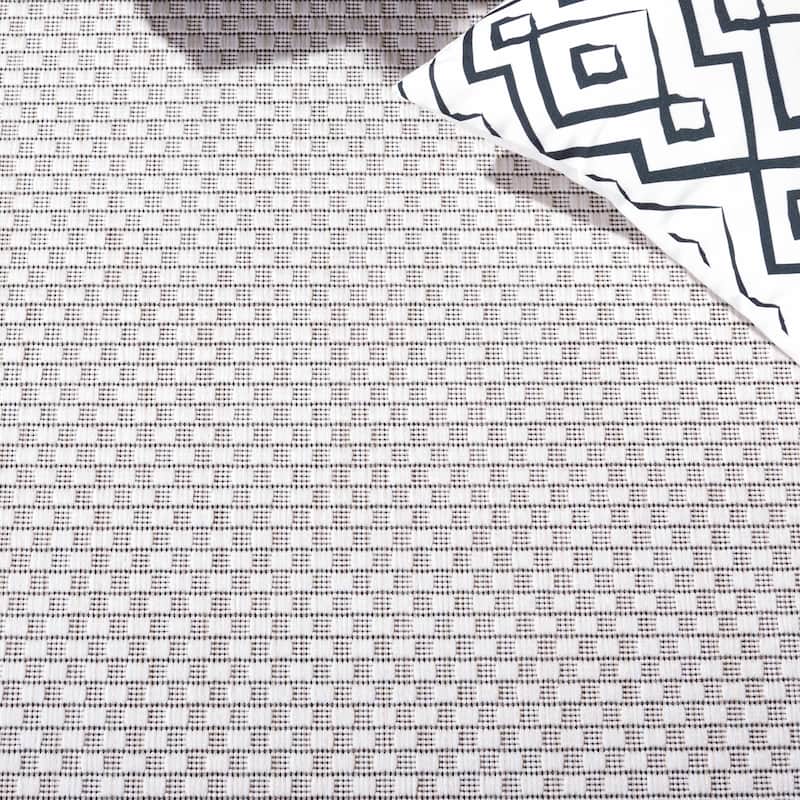 SAFAVIEH Courtyard Vickie Indoor/ Outdoor Waterproof Patio Backyard Rug