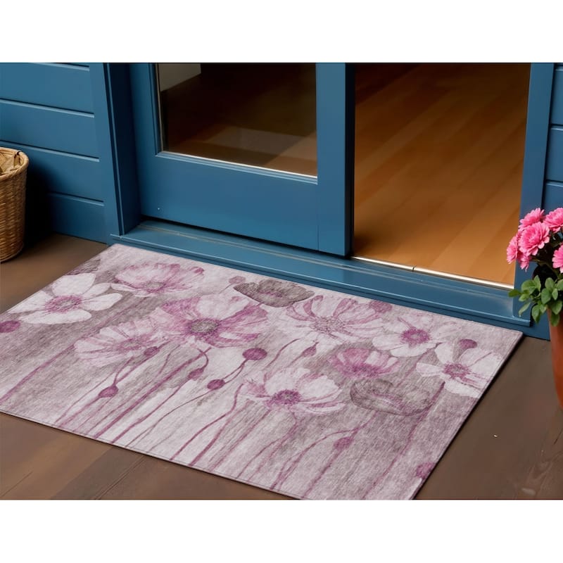 HomeRoots Floral Transitional Rectangle Outdoor Rug - 3' x 5'