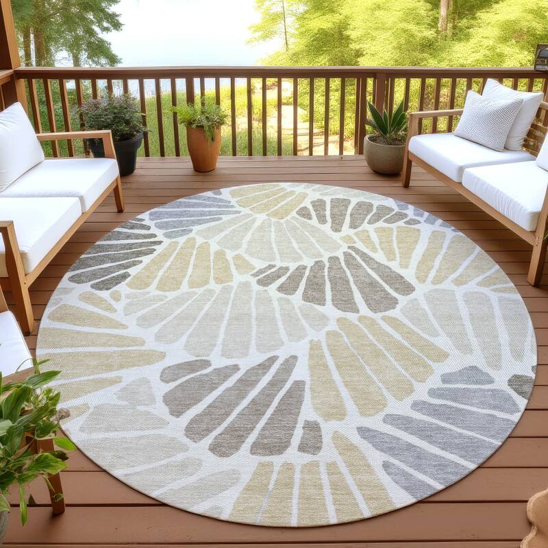 Machine Washable Indoor/ Outdoor Floral Modern Chantille Rug - Beige - 8' x 8'