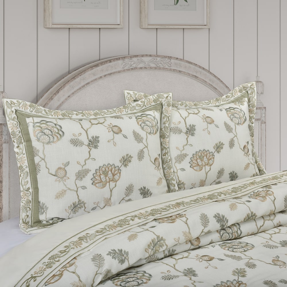 J. Queen New York Fairview Comforter Set