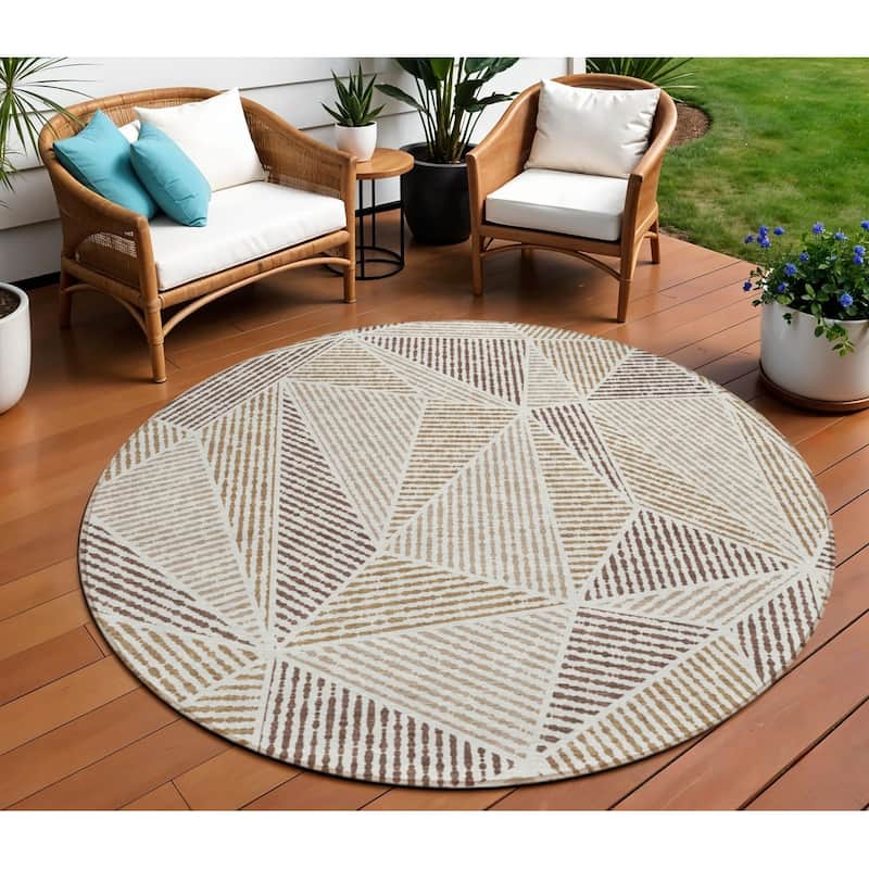 HomeRoots Geometric Transitional Rectangle Outdoor Rug - 8' Round