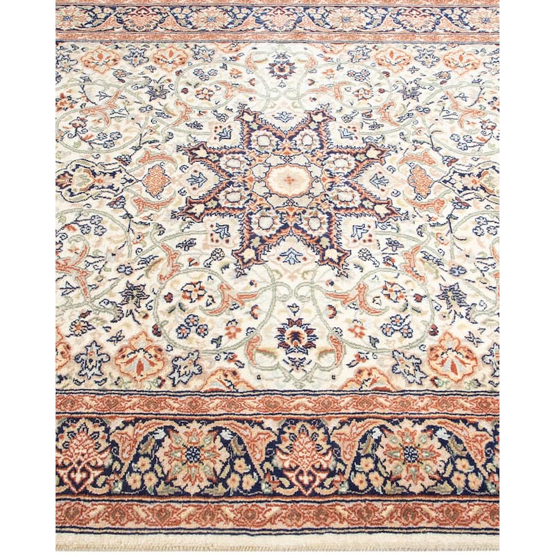 Overton Handknotted Wool Traditional Oriental Ivory Area Rug - 4' x 6'