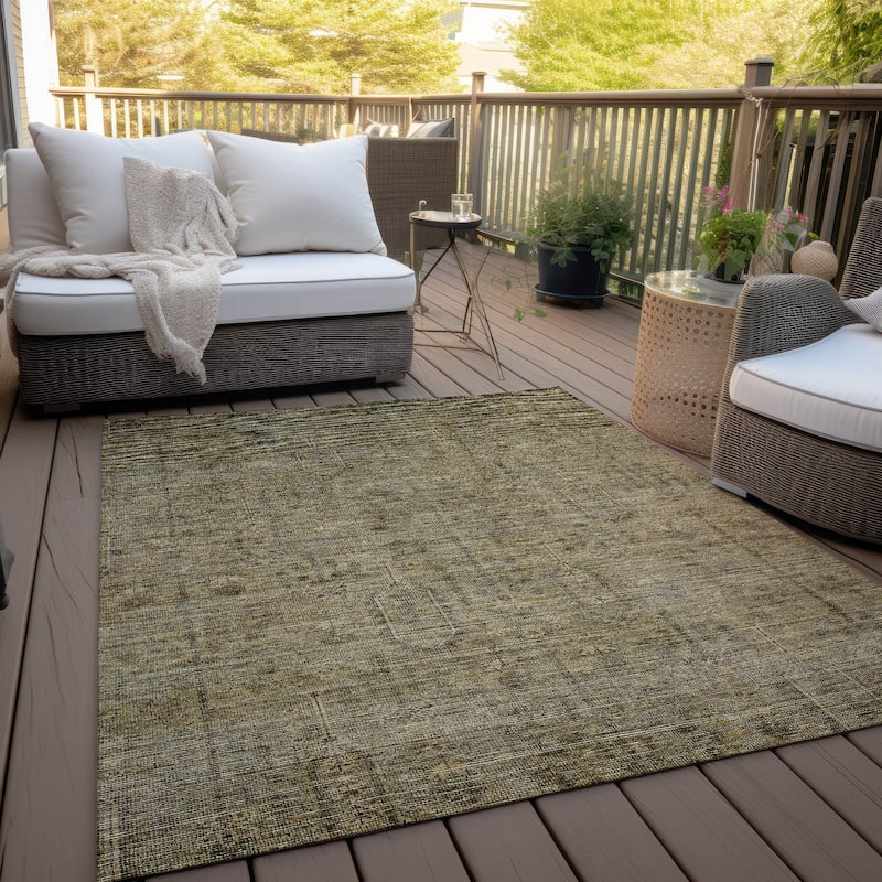 Machine Washable Indoor/ Outdoor Chantille Distressed Traditional Rug - Brown - 5' x 7'6"
