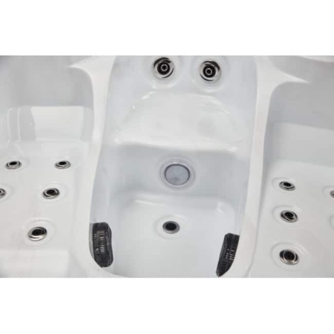 Luxury Spas Largo 3-Person Spa