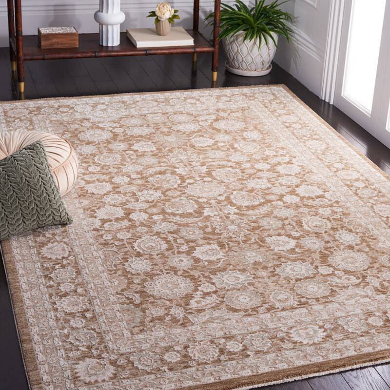 SAFAVIEH Willow Slip Resistant Sophia Vintage Oriental Rug - 4' x 6' - Light Brown/Ivory