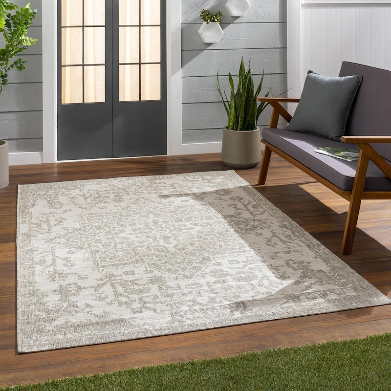 Livabliss Eagean Updated Traditional Medallion Indoor / OutdoorArea Rug