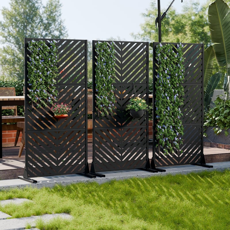 Outdoor Privacy Screen 2-Panel Chevron Metal Privacy Fence with Wind-Resistant Base Durable Decorative Divider