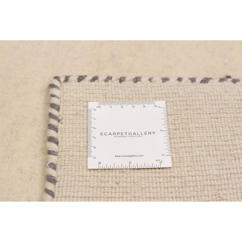 Kashkuli Gabbeh Cream Rug 6'8" x 8'2" - 6'8 x 8'2