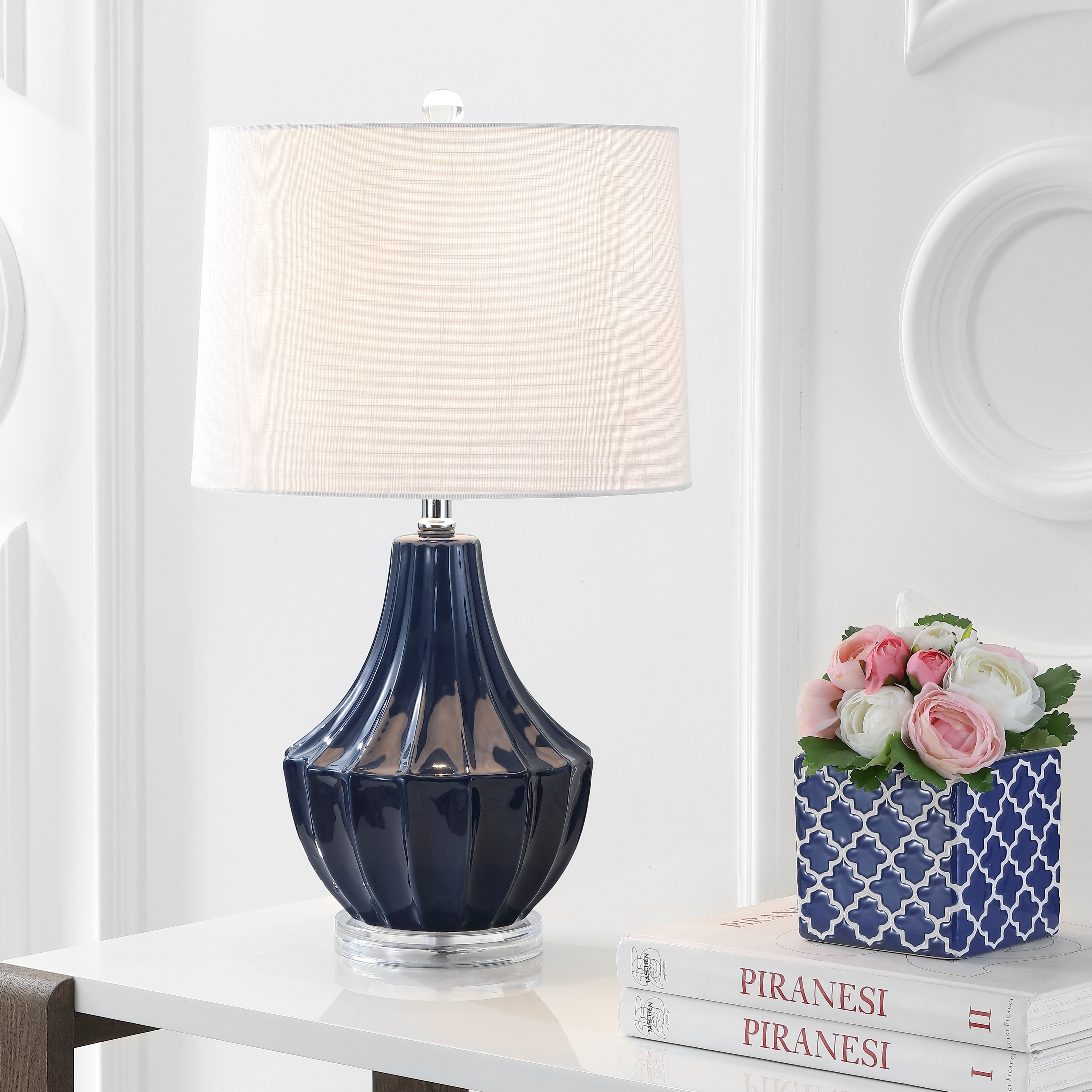 JONATHAN Y Thatcher 24.5" Ceramic LED Table Lamp, Navy