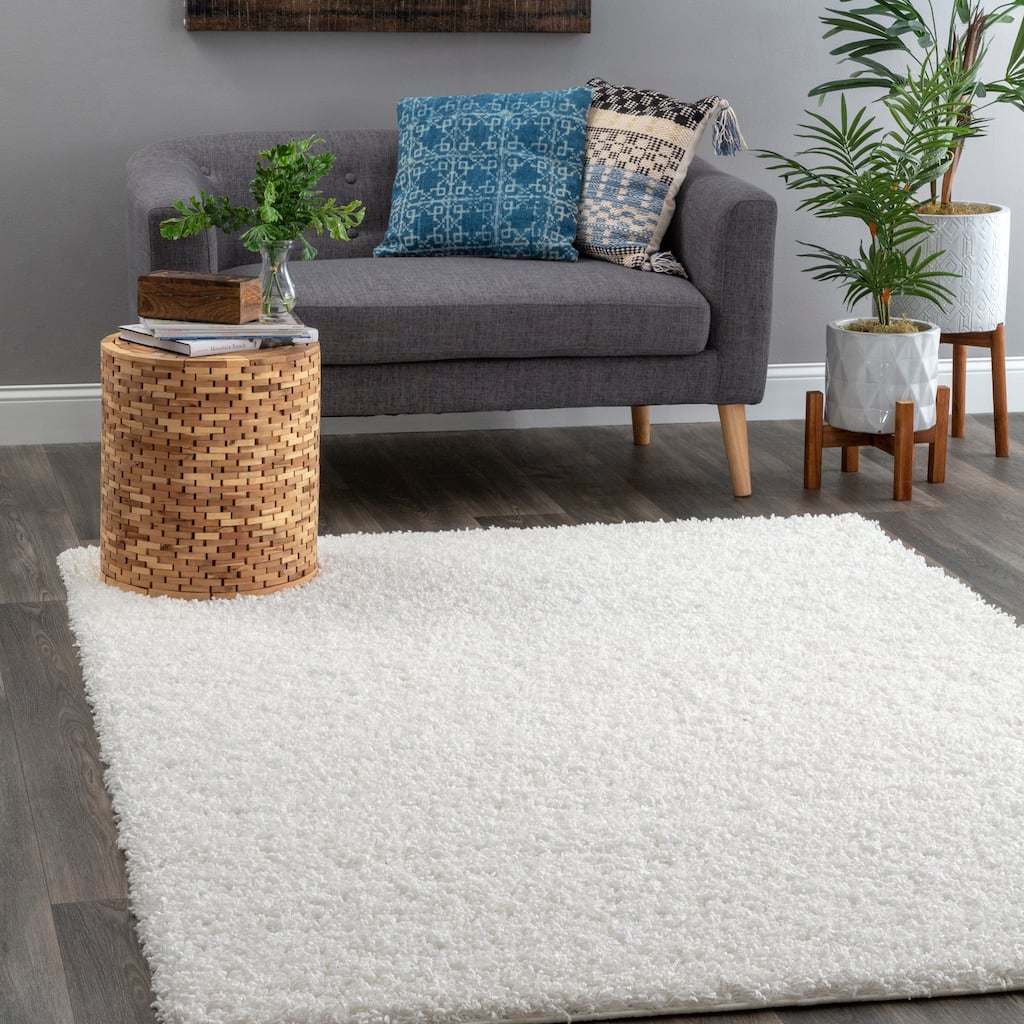 Nuloom Gwenyth Solid Shag Area Rug