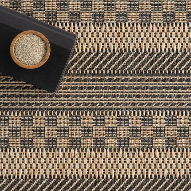 Nuloom Vail Modern Indoor/Outdoor Area Rug