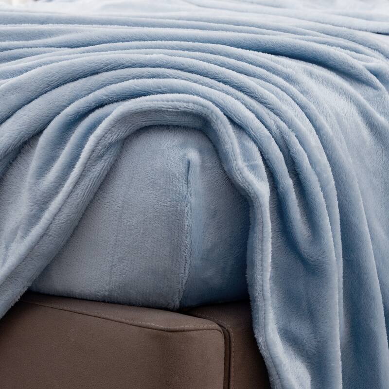 Great Bay Home Extra Soft Cozy Velvet Plush Solid Bed Sheet Set