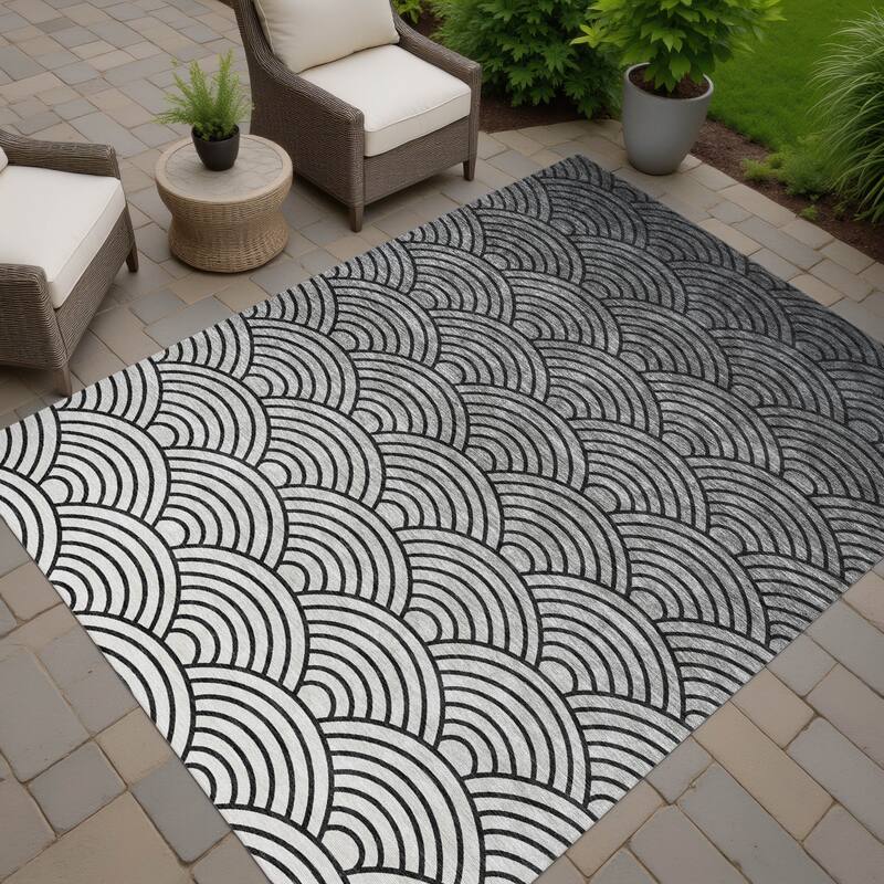 Machine Washable Indoor/ Outdoor Contemporary Poppy Chantille Rug