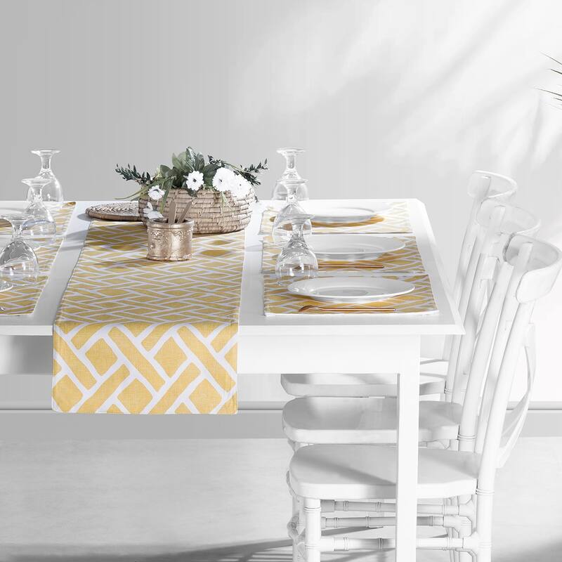 Exclusive Fabrics Martinique Printed Cotton Table Runner & Placemats