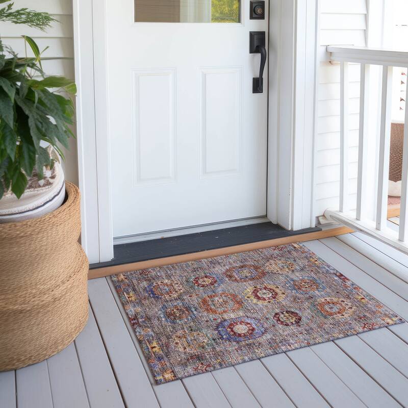 Machine Washable Indoor/ Outdoor Vintage Traditional Chantille Rug - Gray - 1'8" x 2'6"