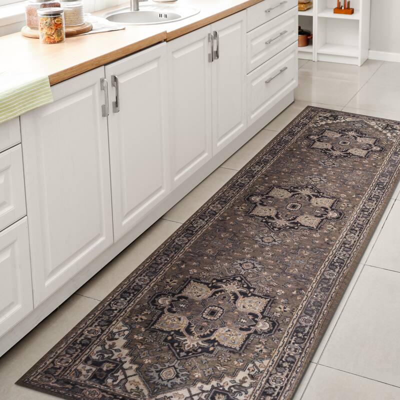 JONATHAN Y Victoria Ornate Large Medallion Machine Washable Area Rug