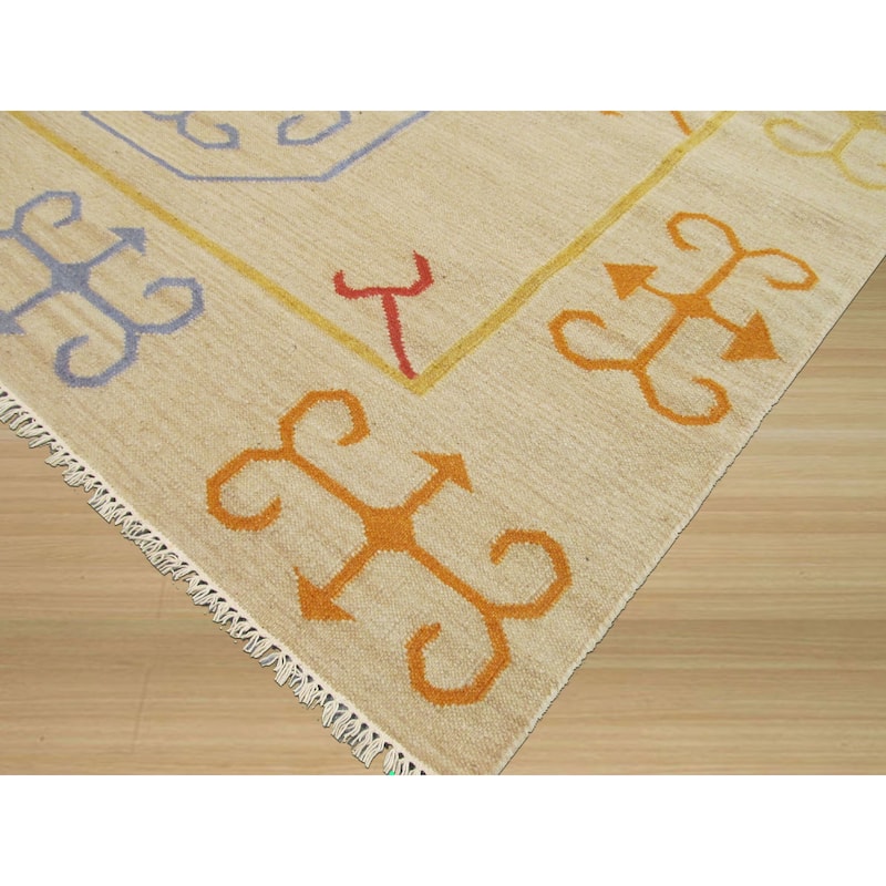 Beige Traditional Oriental Reversible Kilim Area Rug - Elegant and Timeless Design - 5' x 8'