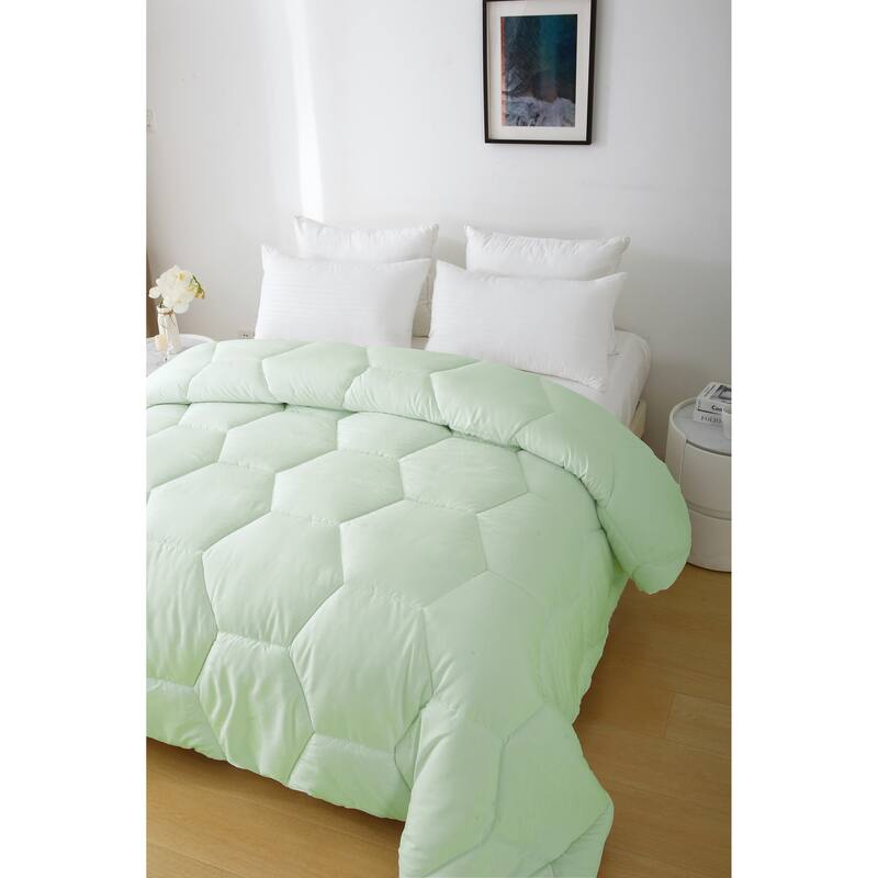 Better Style Home Oversized Microfiber Honeycomb Comforter Insert