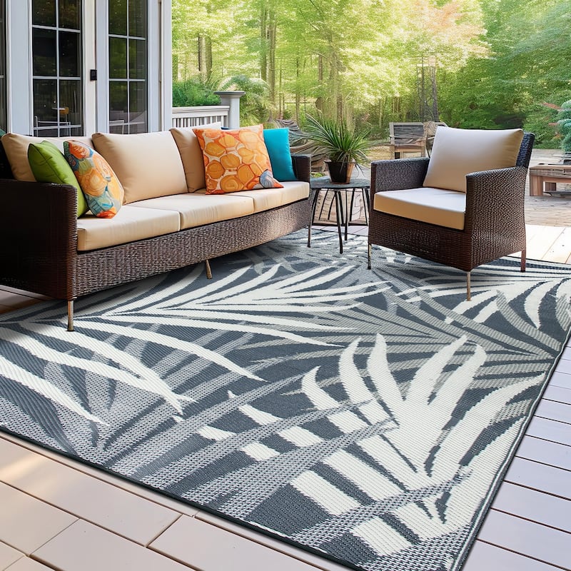World Rug Gallery Toprical Leaves Coastal Reversible Recycled Plastic Outdoor Rugs
