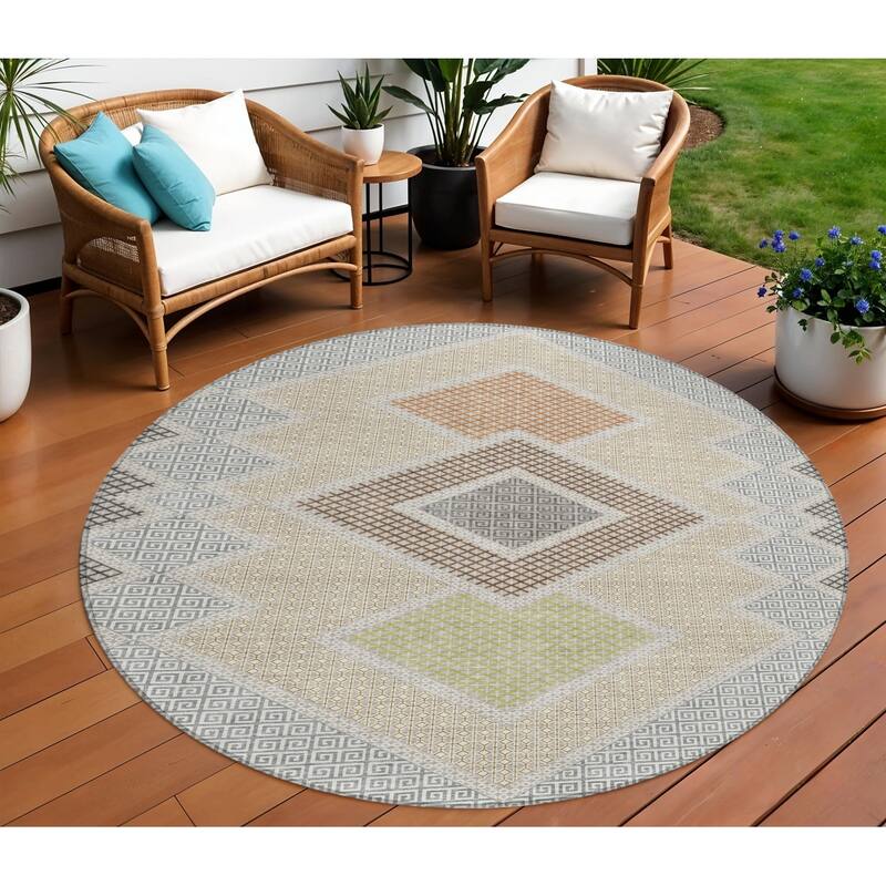 HomeRoots Geometric Transitional Rectangle Outdoor Rug - 8' Round