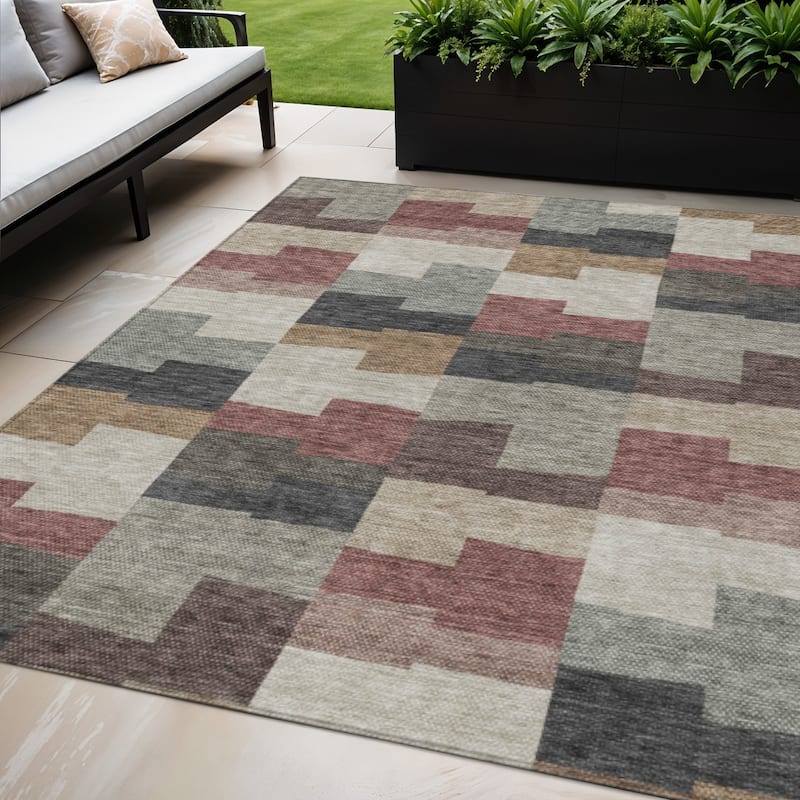 HomeRoots Geometric Transitional Rectangle Outdoor Rug - 5' X 8'
