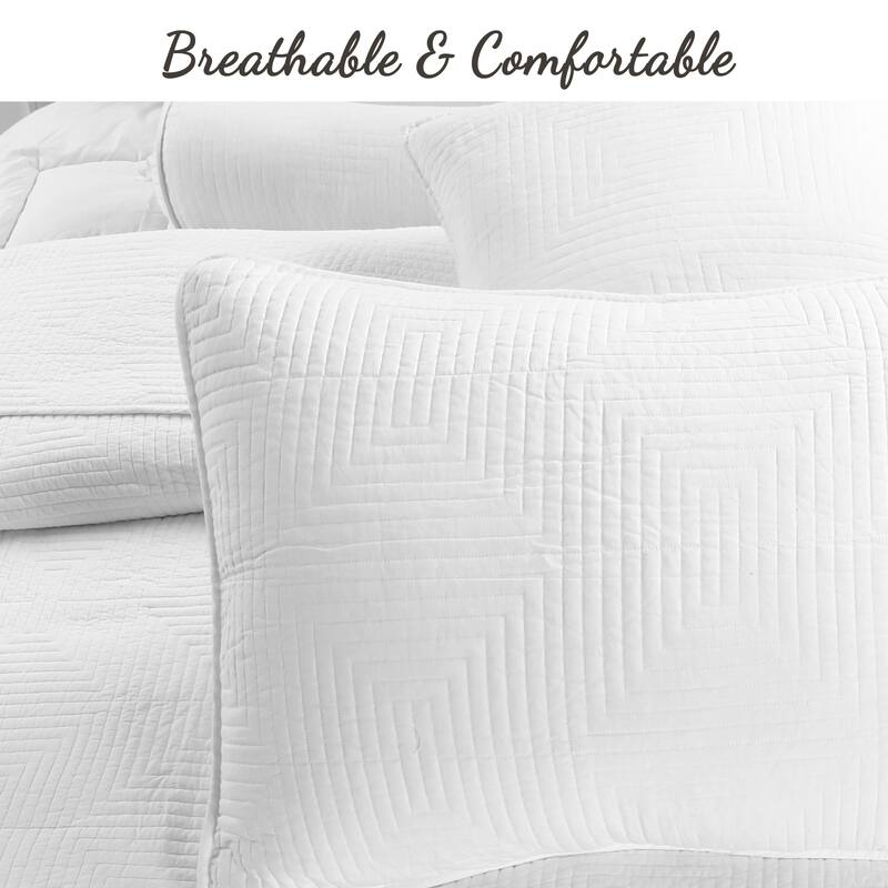 Carson Carrington Skaevinge (White or Gray) Cotton 3-piece Quilt Bedding Set