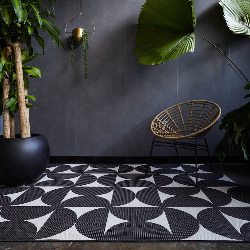 Camille Modern Geometric Indoor/Outdoor Area Rug
