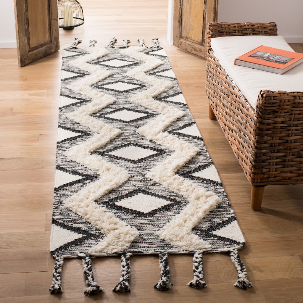 SAFAVIEH Hand-knotted Kenya Annaelle Southwestern Tribal Wool Rug