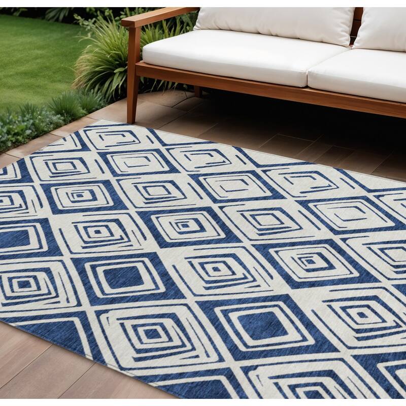 HomeRoots Geometric Transitional Rectangle Outdoor Rug - 8' X 10'
