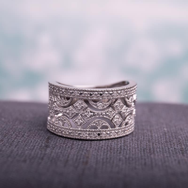Miadora Sterling Silver 1/4ct TDW Vintage Diamond Anniversary Band