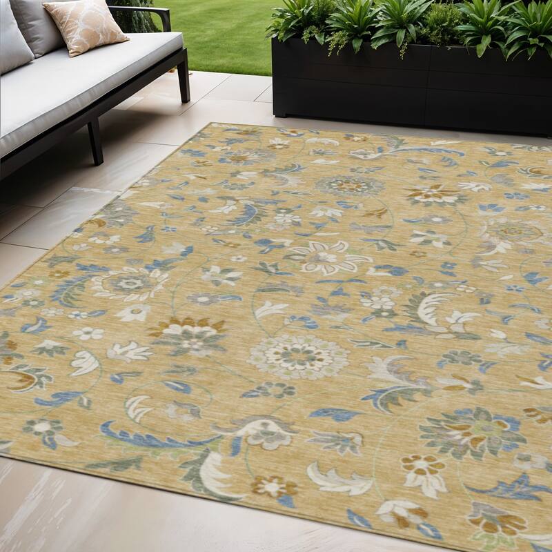 HomeRoots Floral Transitional Rectangle Outdoor Rug - 5' X 8'