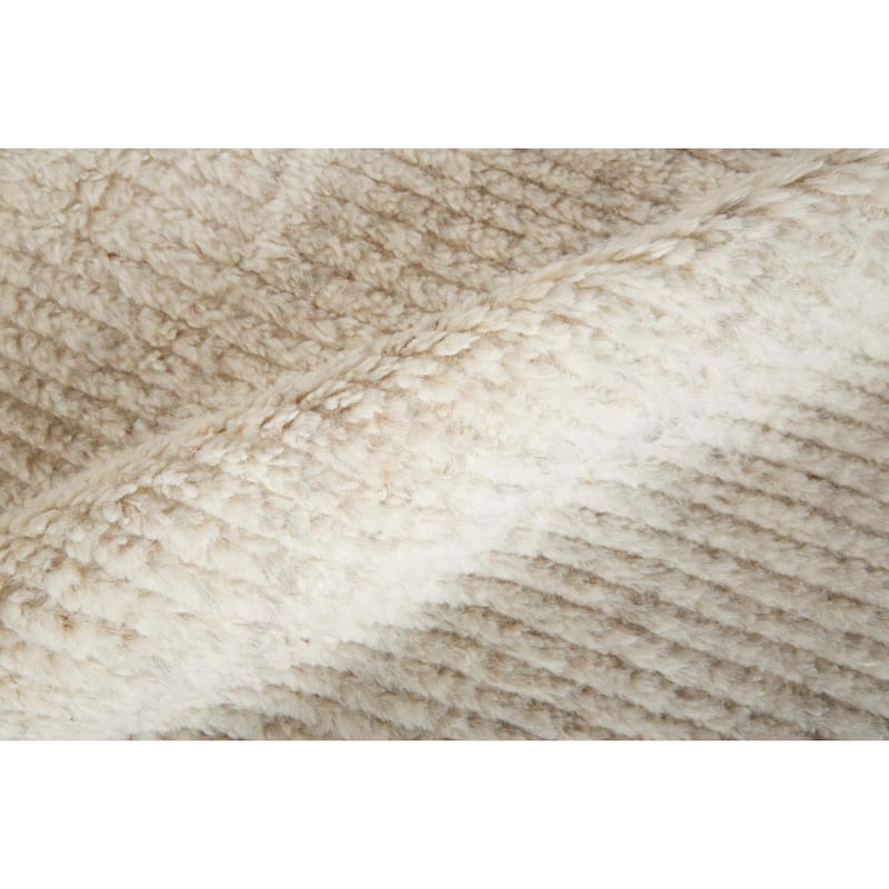 Grand Bazaar Rheed Hand Knotted Solid Modern Area Rug
