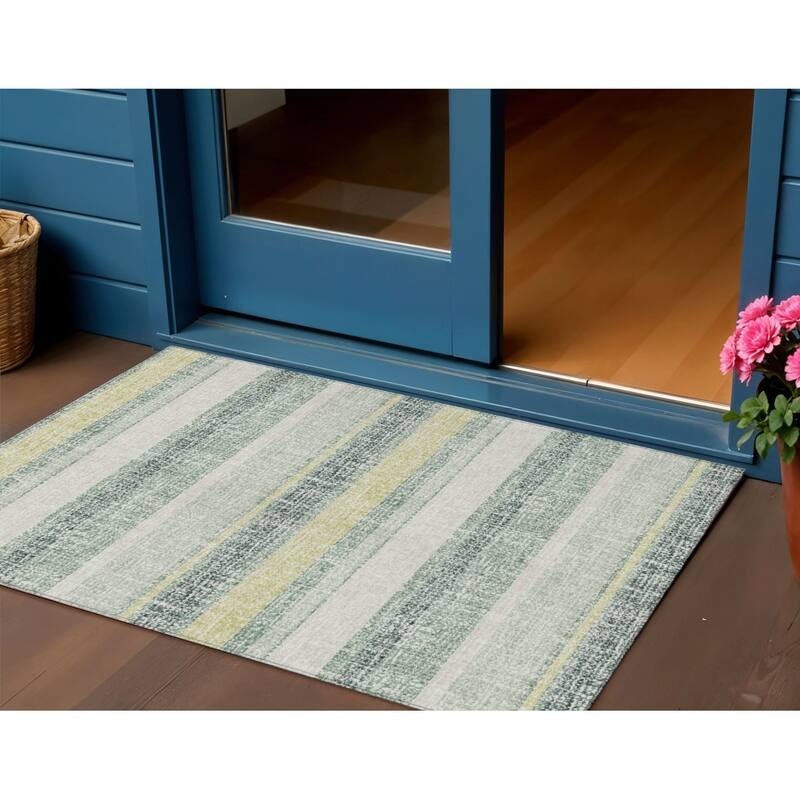 HomeRoots Striped Transitional Rectangle Outdoor Rug - 3' x 5'
