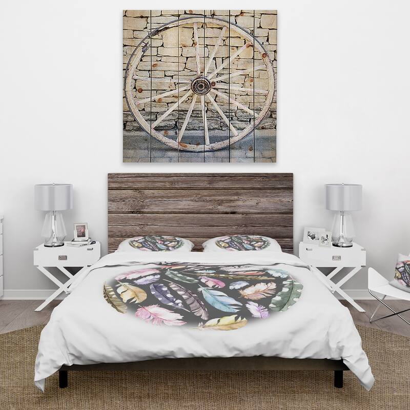 Designart 'Colorful Boho Feathers In Circle' Bohemian & Eclectic Duvet Cover Set