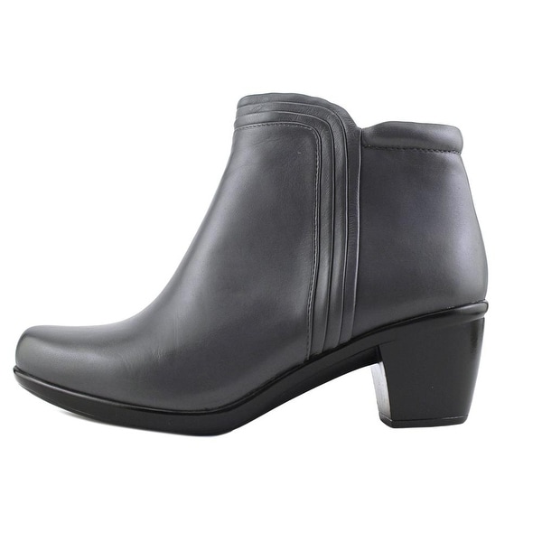 naturalizer elisabeth bootie