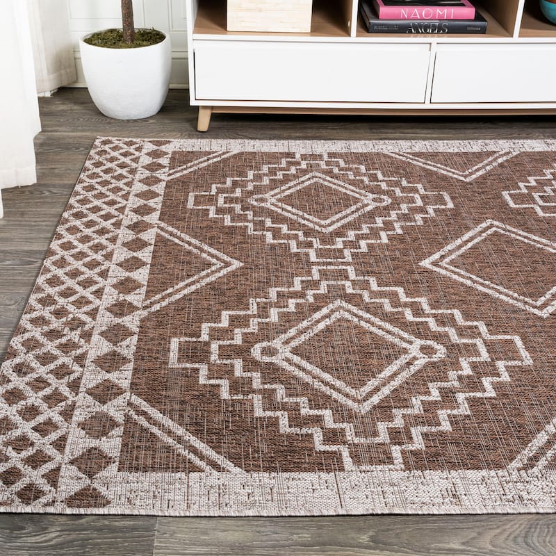 JONATHAN Y Carwa Diamond Tribal Medallion Indoor/Outdoor Area Rug