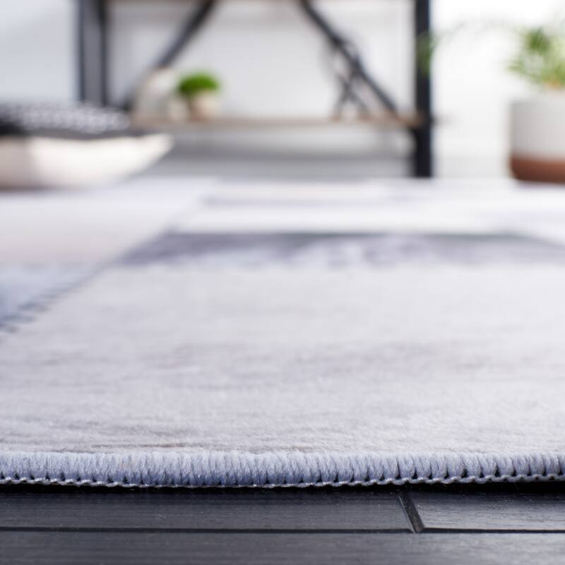 SAFAVIEH Faux Hide Machine Washable Slip Resistant Savina Rustic
