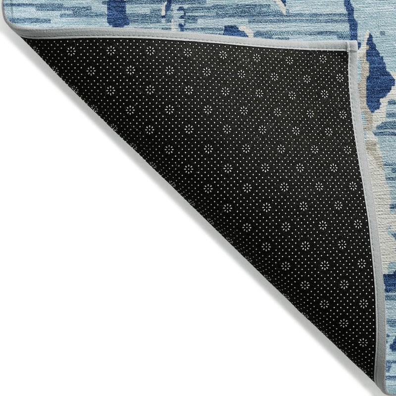 Machine Washable Indoor/ Outdoor Abstract Camo Chantille Rug