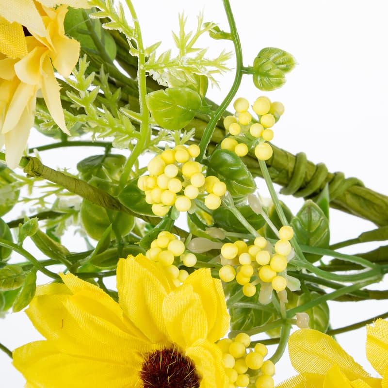 20 in. Floral Daisy Wreath