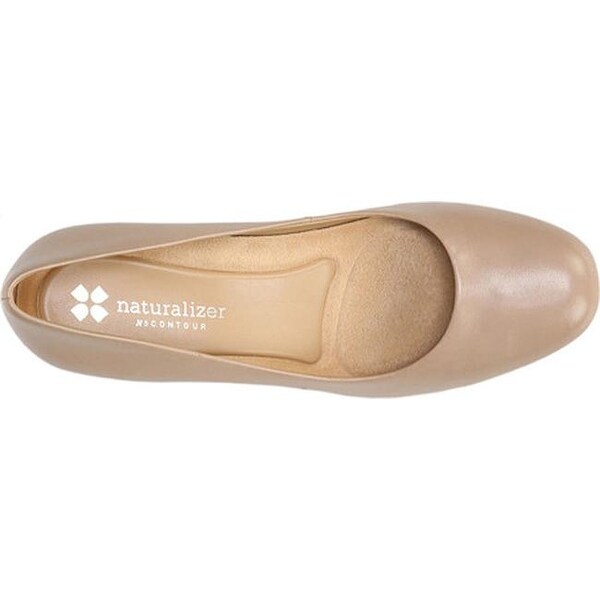 naturalizer whitney pump taupe