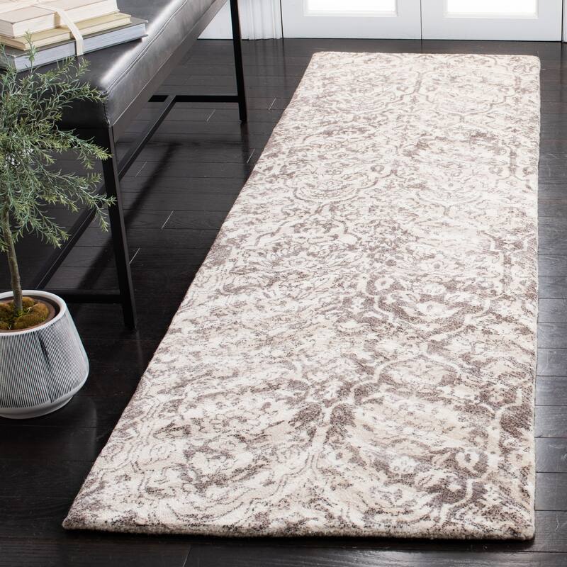 SAFAVIEH Handmade Restoration Vintage Xena Wool Rug - 2'3" x 8' Runner - Beige/Ivory