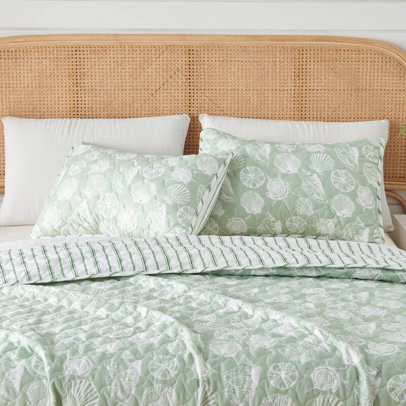 Premium Green Seashell Microfiber Quilt Set With Shams
