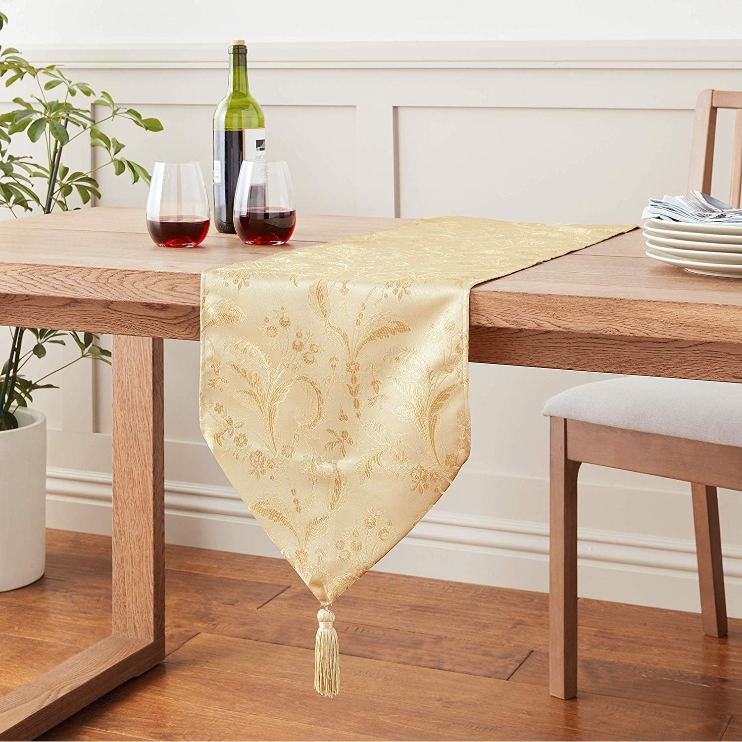 Damask table runner shop