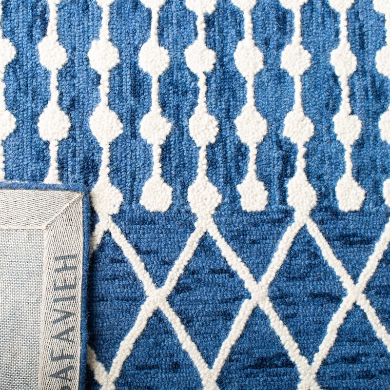 SAFAVIEH Handmade Blossom Mahalia Modern Floral Wool Rug