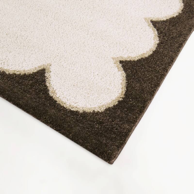Dominique Scalloped Border Area Rug