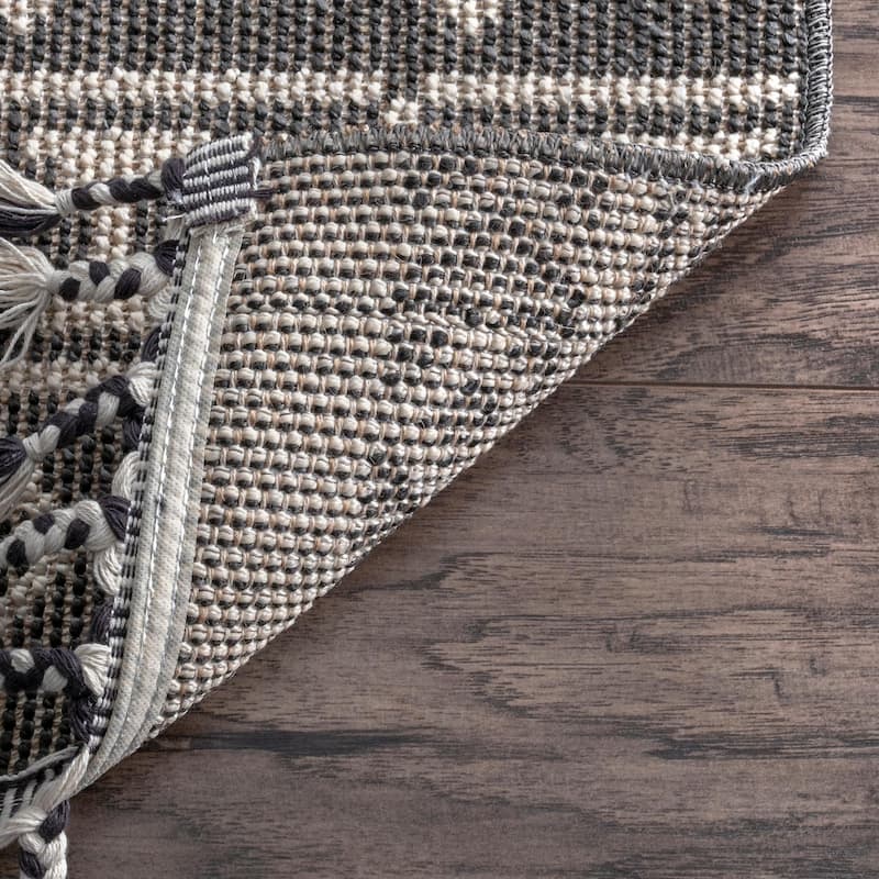Nuloom Southwestern Striped Tribal Pierce Area Rug