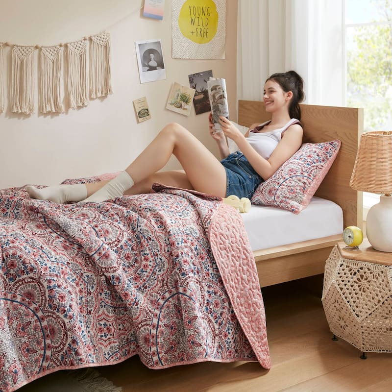 Chelsea Square Valerie Boho Floral Reversible Quilt