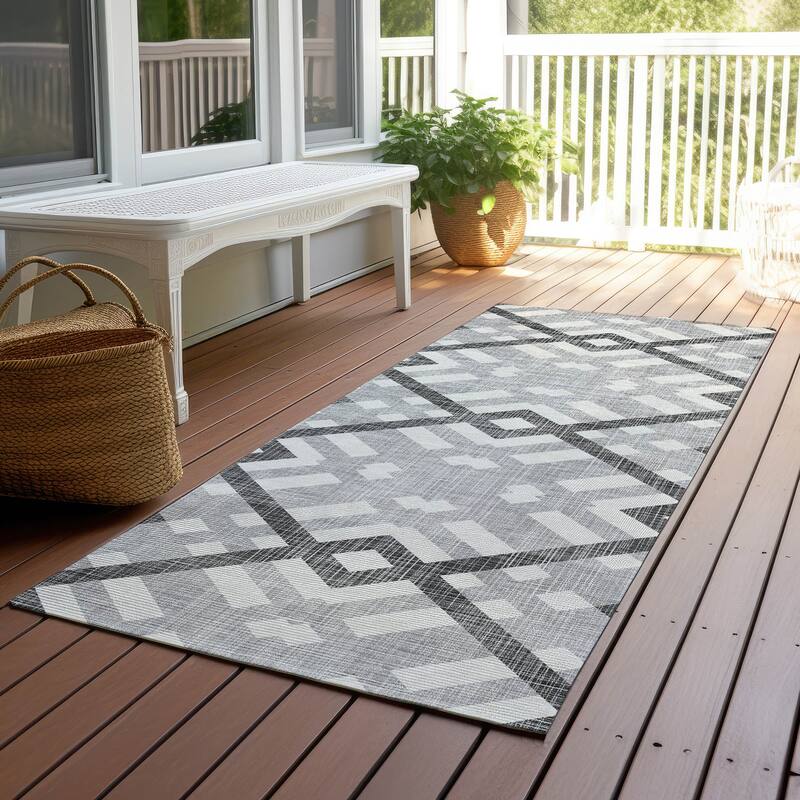 Machine Washable Indoor/ Outdoor Chantille Modern Trellis Rug